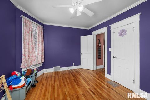 Tiny photo for 236 43RD Street, Moline, IL 61265 (MLS # QC4270035)