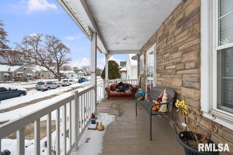 Tiny photo for 236 43RD Street, Moline, IL 61265 (MLS # QC4270035)