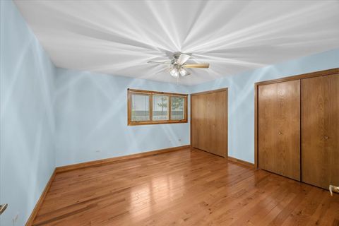 Tiny photo for 16101 Lake Villa Avenue, Tinley Park, IL 60477 (MLS # 12618466)
