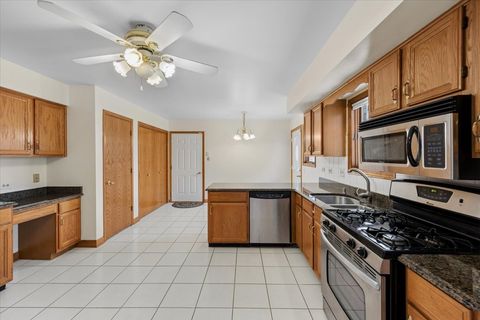 Tiny photo for 16101 Lake Villa Avenue, Tinley Park, IL 60477 (MLS # 12618466)
