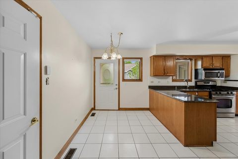 Tiny photo for 16101 Lake Villa Avenue, Tinley Park, IL 60477 (MLS # 12618466)