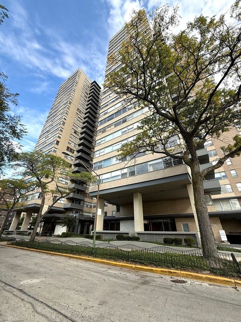 Photo of 6301 N SHERIDAN Road #19V, Chicago, IL 60660 (MLS # 12492750)