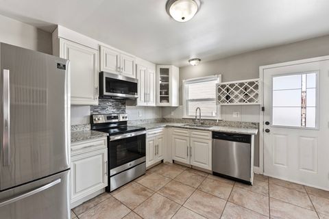 Tiny photo for 727 Lacy Avenue, Streamwood, IL 60107 (MLS # 12532088)