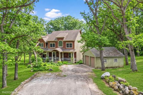Photo of 4110 Valley View Road, Crystal Lake, IL 60012 (MLS # 12645582)