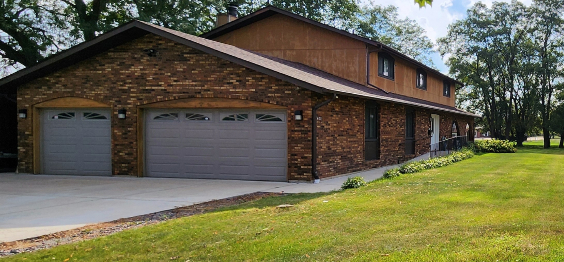 1400 W black Road
