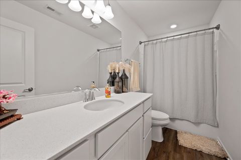 Tiny photo for 706 Springside Court, Oswego, IL 60543 (MLS # 12522356)