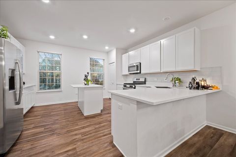 Tiny photo for 706 Springside Court, Oswego, IL 60543 (MLS # 12522356)