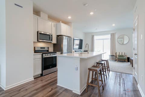 Tiny photo for 605 Acadia Avenue, Mundelein, IL 60060 (MLS # 12703568)