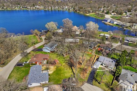 Tiny photo for 33254 N Cove Road, Grayslake, IL 60030 (MLS # 12612006)