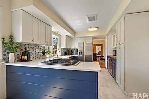 Tiny photo for 33254 N Cove Road, Grayslake, IL 60030 (MLS # 12612006)