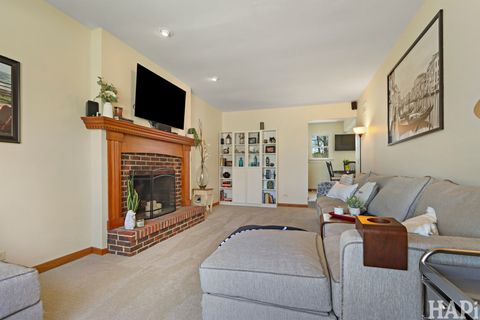 Tiny photo for 33254 N Cove Road, Grayslake, IL 60030 (MLS # 12612006)