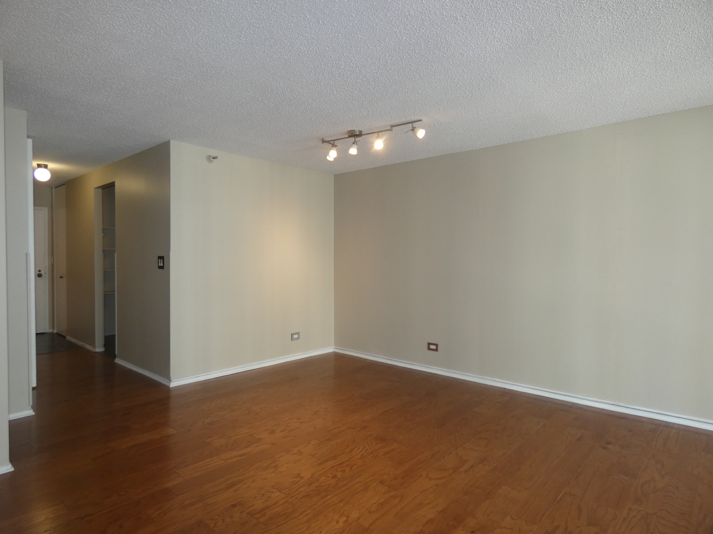 10 E Ontario Street 1710