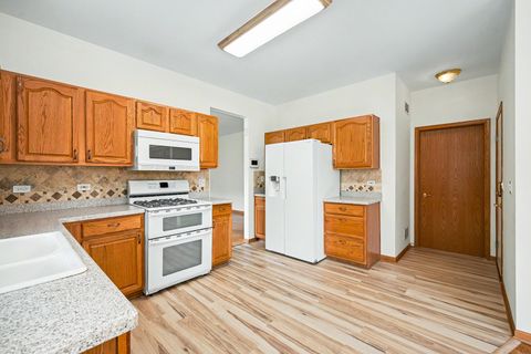 Tiny photo for 20827 W Honeysuckle Court, Plainfield, IL 60544 (MLS # 12650633)