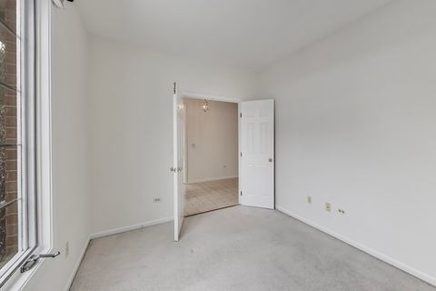 Tiny photo for 220 University Drive #220, Mount Prospect, IL 60056 (MLS # 12587875)