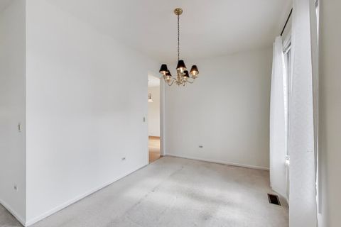 Tiny photo for 220 University Drive #220, Mount Prospect, IL 60056 (MLS # 12587875)