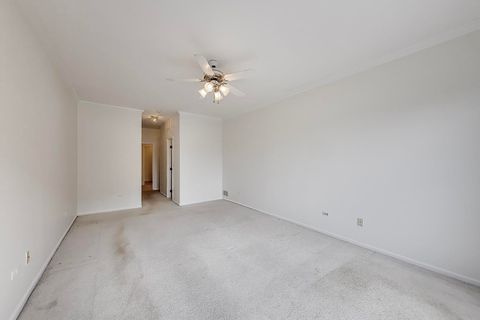 Tiny photo for 220 University Drive #220, Mount Prospect, IL 60056 (MLS # 12587875)