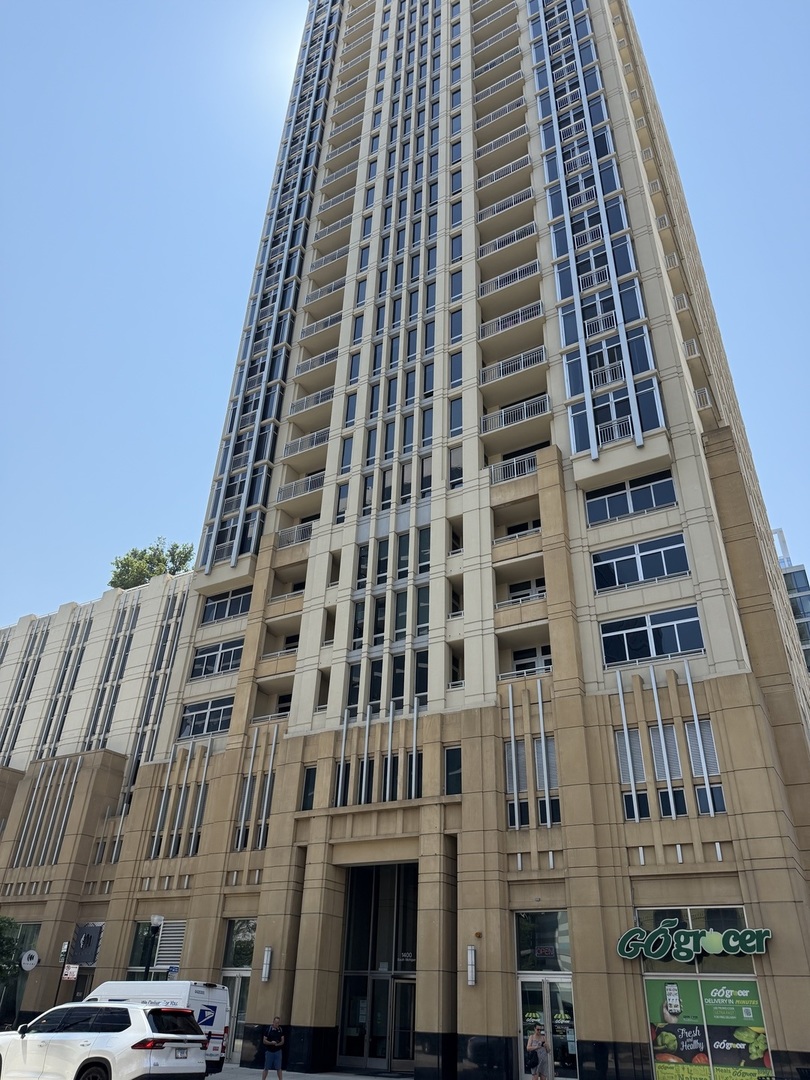 1400 S Michigan Avenue 2308