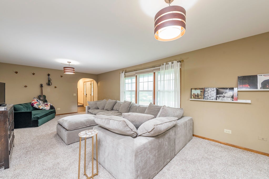 542 Meadow Court