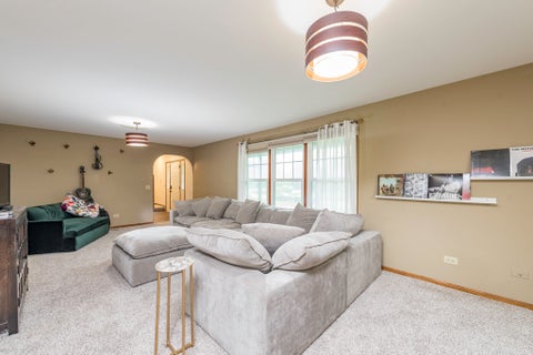 Tiny photo for 542 Meadow Court, Winthrop Harbor, IL 60096 (MLS # 12763348)
