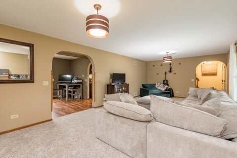 Tiny photo for 542 Meadow Court, Winthrop Harbor, IL 60096 (MLS # 12763348)