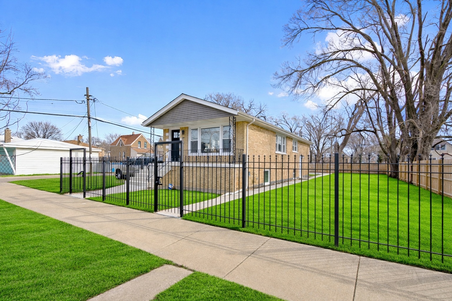 6719 S Winchester Avenue