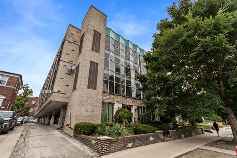 Photo of 938 NORTH Boulevard #402, Oak Park, IL 60301 (MLS # 12754652)
