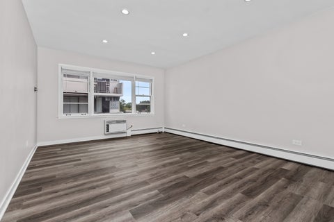 Tiny photo for 938 NORTH Boulevard #402, Oak Park, IL 60301 (MLS # 12754652)