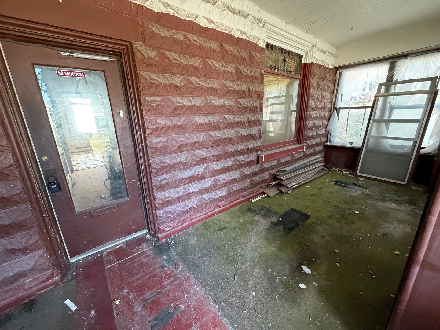 313 W Oak Street