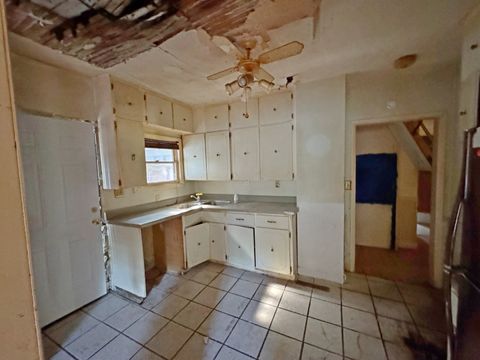 Tiny photo for 43 Westclox Avenue, Peru, IL 61354 (MLS # 12399281)