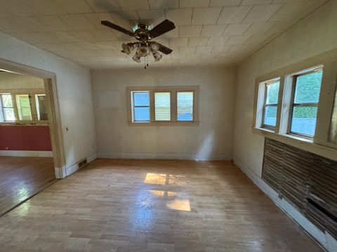 Tiny photo for 43 Westclox Avenue, Peru, IL 61354 (MLS # 12399281)