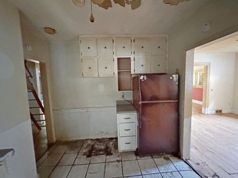 Tiny photo for 43 Westclox Avenue, Peru, IL 61354 (MLS # 12399281)