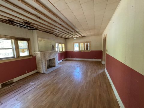 Tiny photo for 43 Westclox Avenue, Peru, IL 61354 (MLS # 12399281)