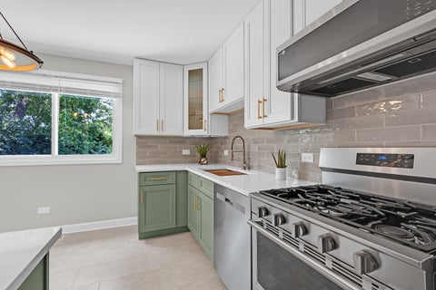 Tiny photo for 248 Spruce Avenue, Bensenville, IL 60106 (MLS # 12716117)
