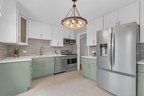 Tiny photo for 248 Spruce Avenue, Bensenville, IL 60106 (MLS # 12716117)