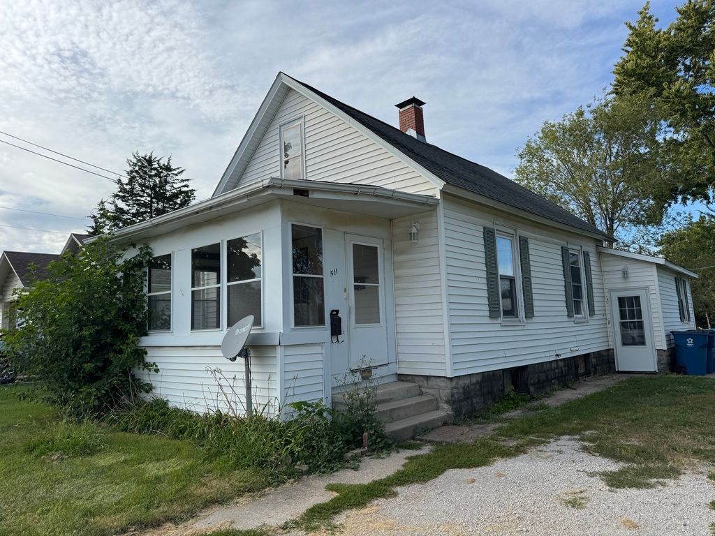 Photo for 511 E Prairie Street, Pontiac, IL 61764 (MLS # 12466371)