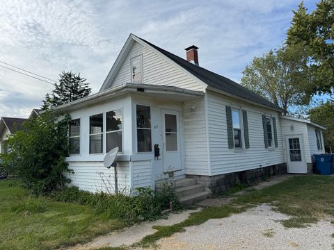 Photo of 511 E Prairie Street, Pontiac, IL 61764 (MLS # 12466371) Photo of 511 E Prairie Street, Pontiac, IL 61764 (MLS # 12466371)