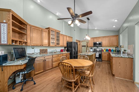 Tiny photo for 625 S Utah Avenue, Davenport, IA 52802 (MLS # 12649130)