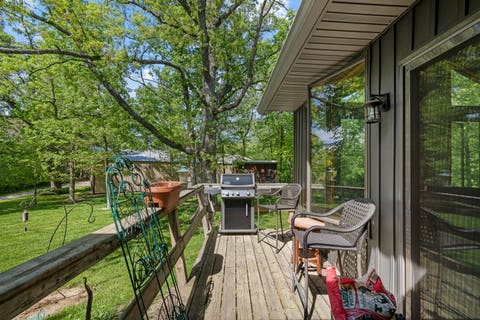 Tiny photo for 625 S Utah Avenue, Davenport, IA 52802 (MLS # 12649130)