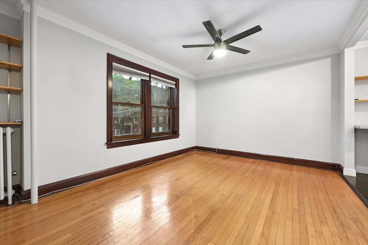 2013 W Farragut Avenue 1