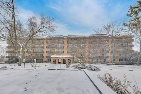 Tiny photo for 512 Redondo Drive #107, Downers Grove, IL 60516 (MLS # 12524273)