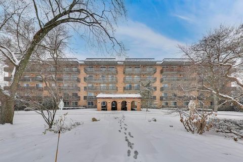 Photo of 512 Redondo Drive #107, Downers Grove, IL 60516 (MLS # 12524273)