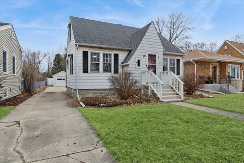 Tiny photo for 652 E Prairie Avenue, Des Plaines, IL 60016 (MLS # 12572053)
