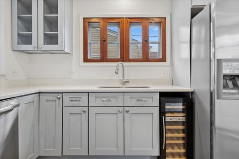 Tiny photo for 652 E Prairie Avenue, Des Plaines, IL 60016 (MLS # 12572053)