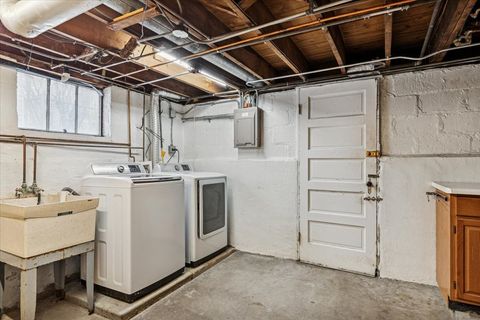 Tiny photo for 652 E Prairie Avenue, Des Plaines, IL 60016 (MLS # 12572053)