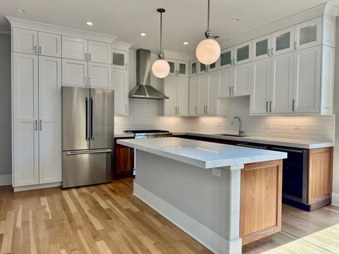 Tiny photo for 4133 N Kenmore Avenue #2E, Chicago, IL 60613 (MLS # 12487192)