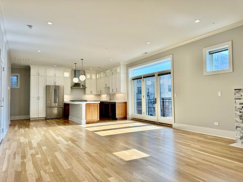 Tiny photo for 4133 N Kenmore Avenue #2E, Chicago, IL 60613 (MLS # 12487192)