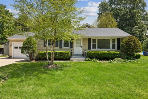Photo of 11 Logan Avenue, Geneva, IL 60134 (MLS # 12660237)