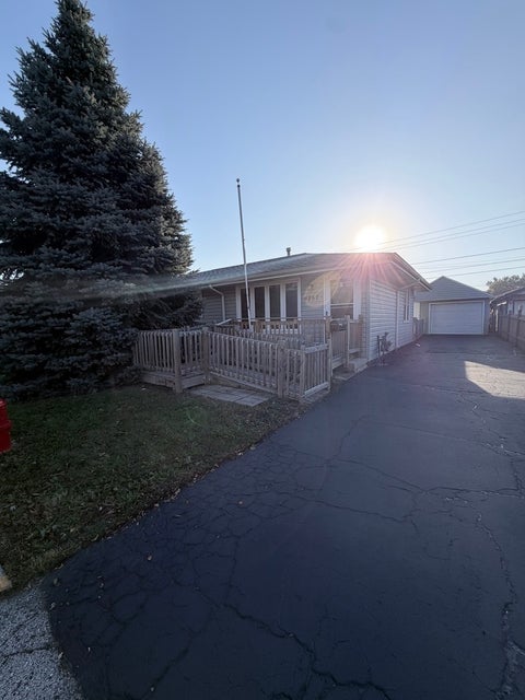 Photo of 4257 Southwest Highway, Hometown, IL 60456 (MLS # 12792478)