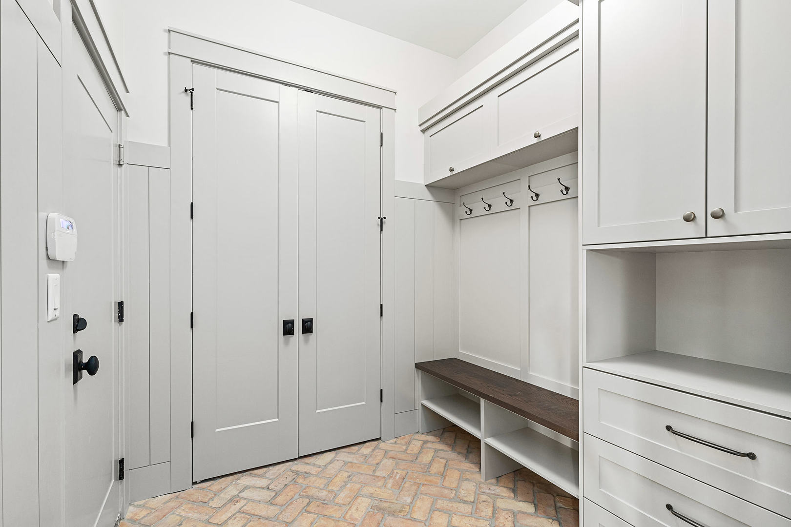 Elmhurst, Illinois 60126, United States, 4 Bedrooms Bedrooms, ,5 BathroomsBathrooms,Residential,Active,45809