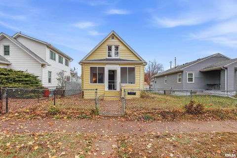 Photo of 1839 7TH Street, Rock Island, IL 61201 (MLS # QC4269678)